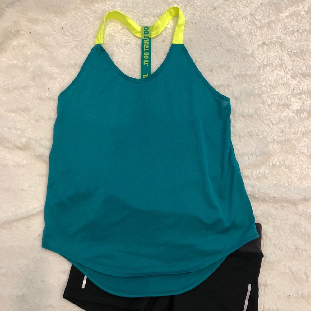 Nike workout tank ✅